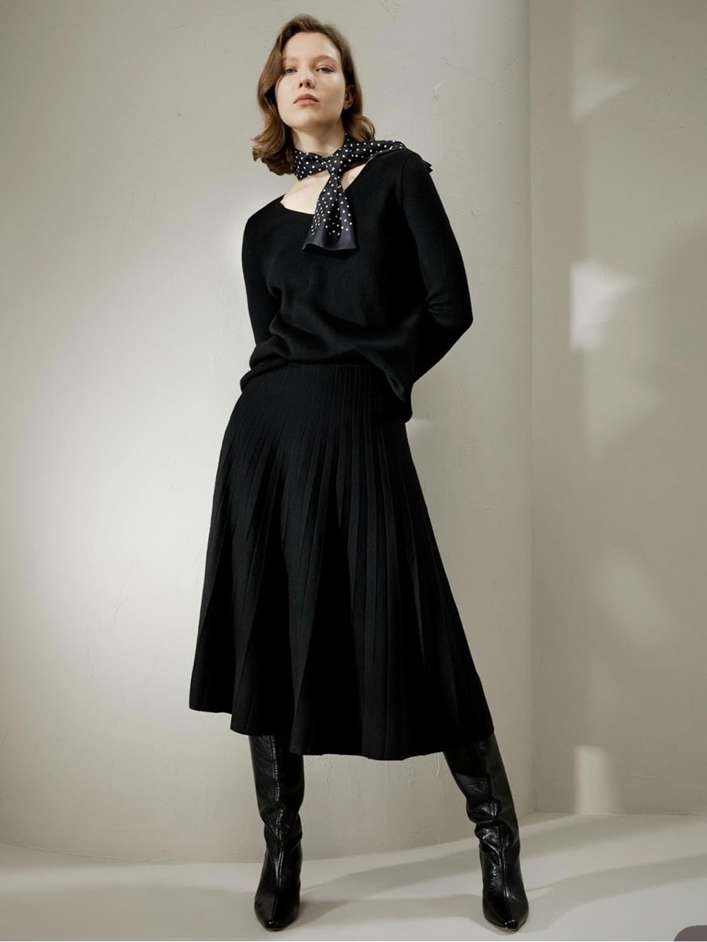 Chic Black Pleated Midi Skirt-Timeless Everyday Style 100% Mulberry silk